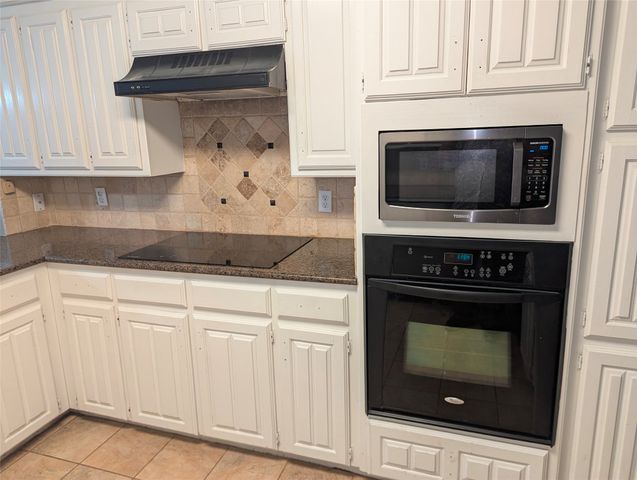 1816 Crooked Lane, Fort Worth, TX 76112
