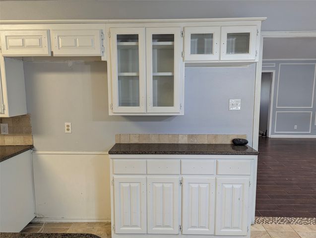1816 Crooked Lane, Fort Worth, TX 76112