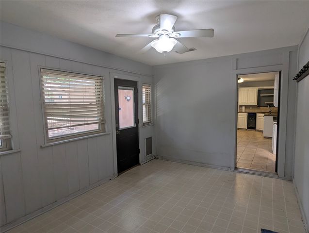 1816 Crooked Lane, Fort Worth, TX 76112