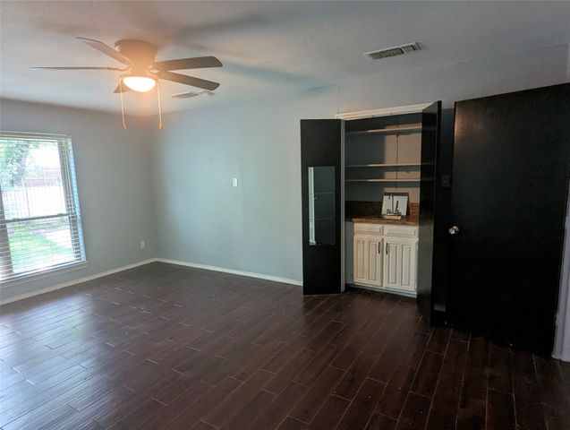 1816 Crooked Lane, Fort Worth, TX 76112
