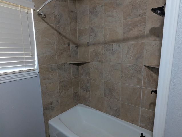 1816 Crooked Lane, Fort Worth, TX 76112