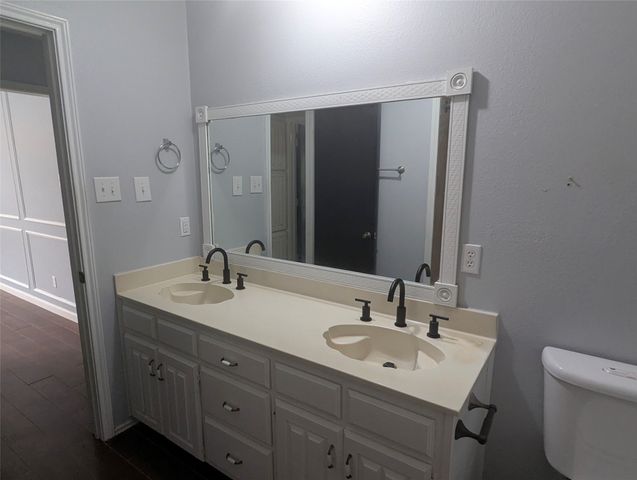 1816 Crooked Lane, Fort Worth, TX 76112