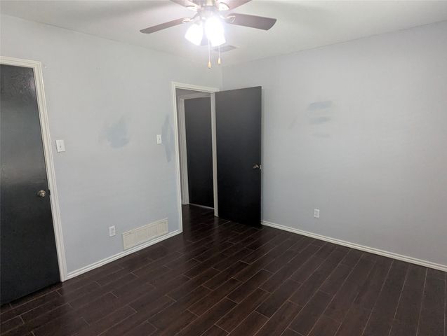 1816 Crooked Lane, Fort Worth, TX 76112