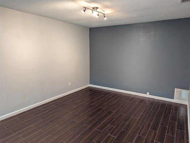 1816 Crooked Lane, Fort Worth, TX 76112
