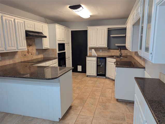 1816 Crooked Lane, Fort Worth, TX 76112