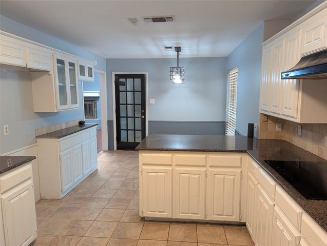 1816 Crooked Lane, Fort Worth, TX 76112