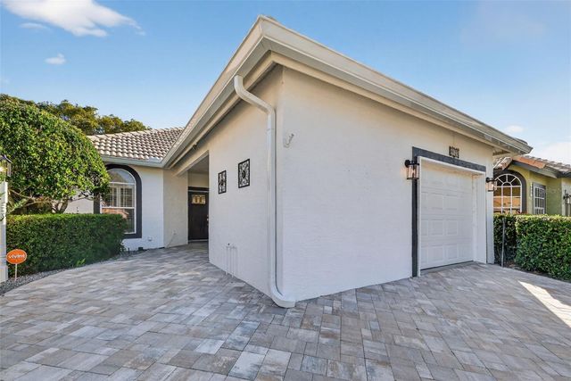 8025 SAINT ANDREWS WAY, Mount Dora, FL 32757