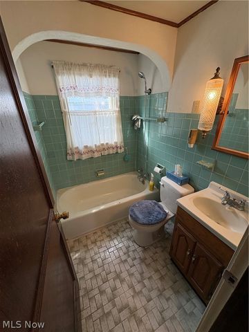 4217 Harrison Avenue NW, Canton, OH 44709