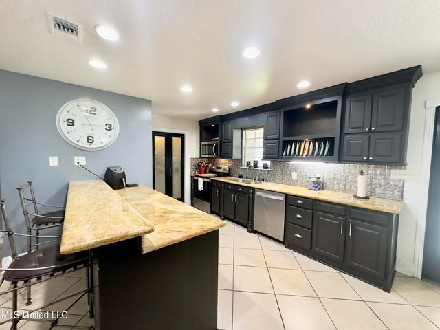 6816 Natchez Road, Biloxi, MS 39532