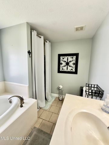 6816 Natchez Road, Biloxi, MS 39532