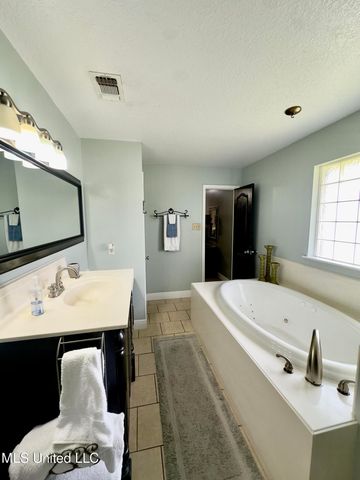 6816 Natchez Road, Biloxi, MS 39532
