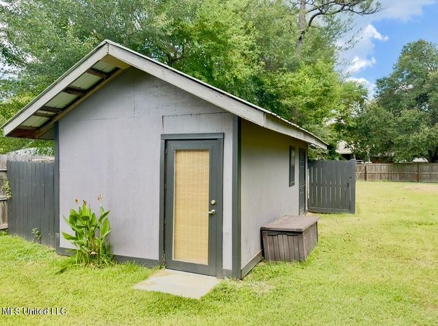 6816 Natchez Road, Biloxi, MS 39532