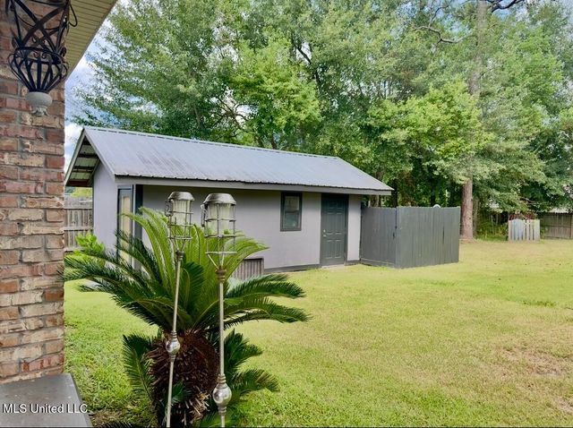 6816 Natchez Road, Biloxi, MS 39532