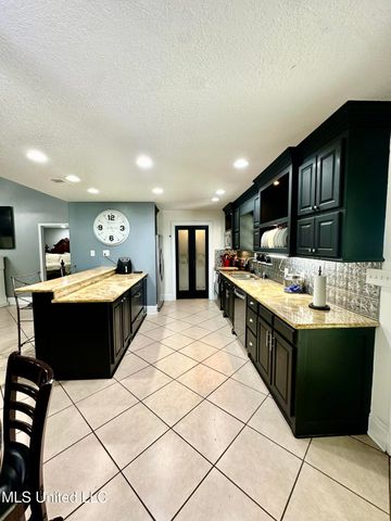 6816 Natchez Road, Biloxi, MS 39532