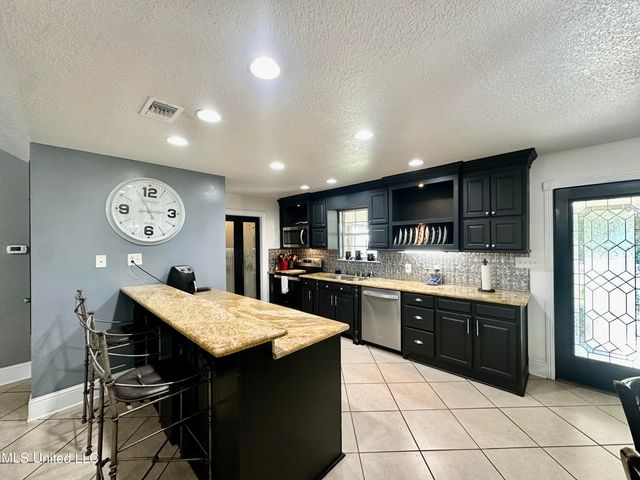 6816 Natchez Road, Biloxi, MS 39532