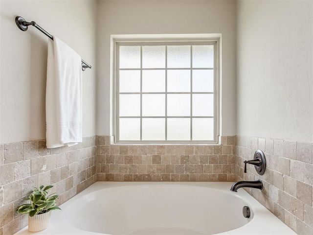 12709 Quaker Drive, Oklahoma City, OK 73120