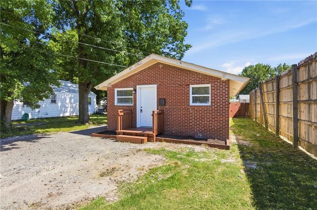 26 Bernard AVE, Hampton, VA 23669