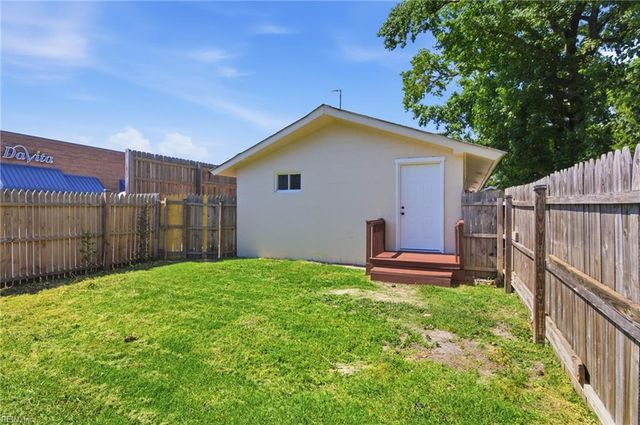 26 Bernard AVE, Hampton, VA 23669