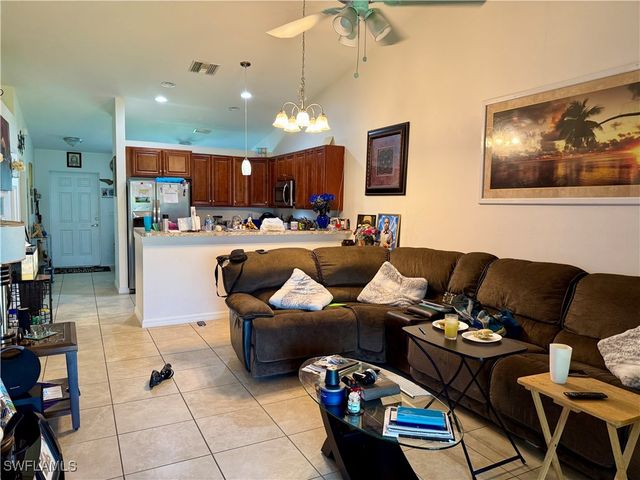 519/521 SE 6th TER, Cape Coral, FL 33990