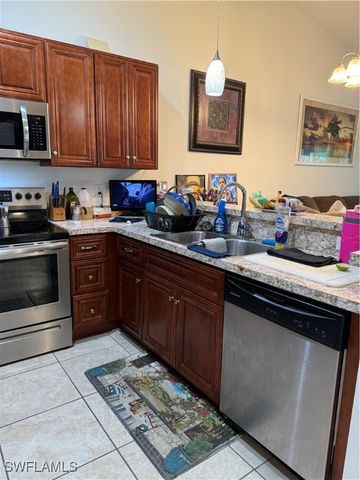 519/521 SE 6th TER, Cape Coral, FL 33990