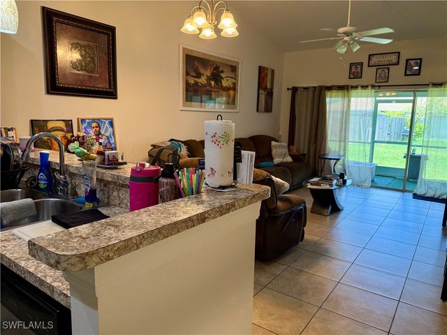 519/521 SE 6th TER, Cape Coral, FL 33990