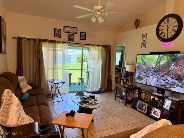 519/521 SE 6th TER, Cape Coral, FL 33990