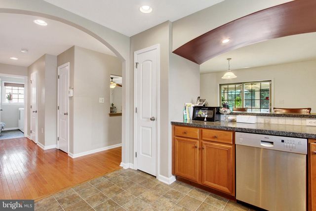 891 SOLARLIGHT DR, York, PA 17402