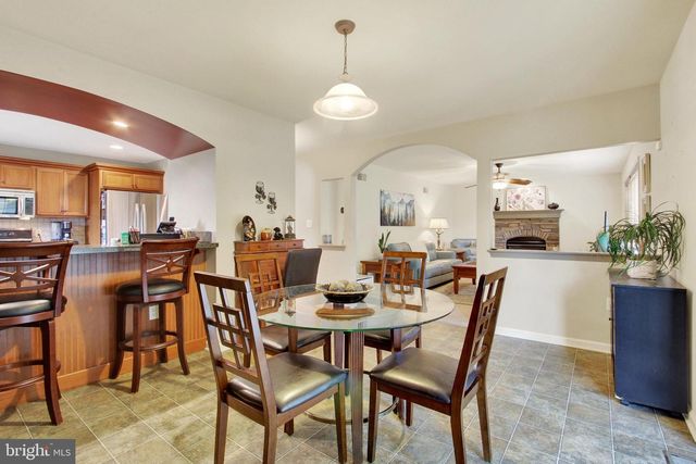 891 SOLARLIGHT DR, York, PA 17402