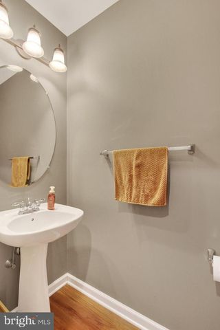 891 SOLARLIGHT DR, York, PA 17402