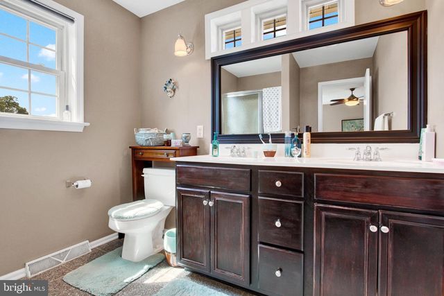 891 SOLARLIGHT DR, York, PA 17402