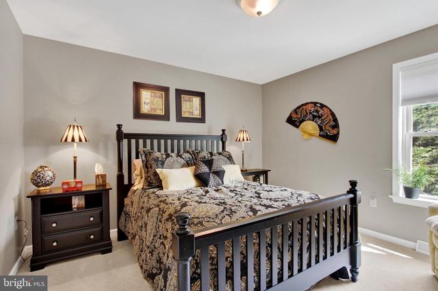 891 SOLARLIGHT DR, York, PA 17402