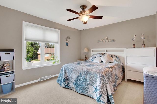 891 SOLARLIGHT DR, York, PA 17402