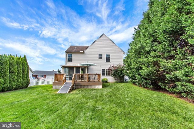 891 SOLARLIGHT DR, York, PA 17402