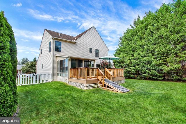 891 SOLARLIGHT DR, York, PA 17402