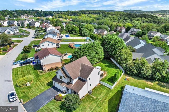 891 SOLARLIGHT DR, York, PA 17402