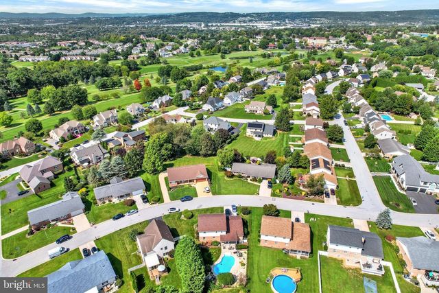 891 SOLARLIGHT DR, York, PA 17402