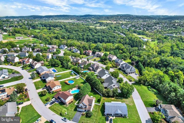 891 SOLARLIGHT DR, York, PA 17402