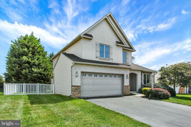 891 SOLARLIGHT DR, York, PA 17402