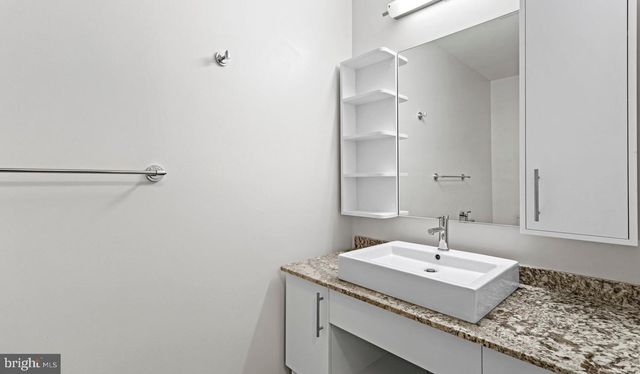 8300 Wisconsin Ave # 2B-834, Bethesda, MD 20814