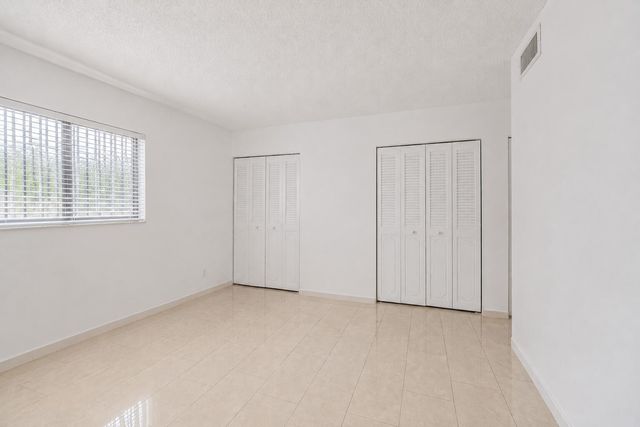 1025 SE 4th Avenue 101, Dania Beach, FL 33004