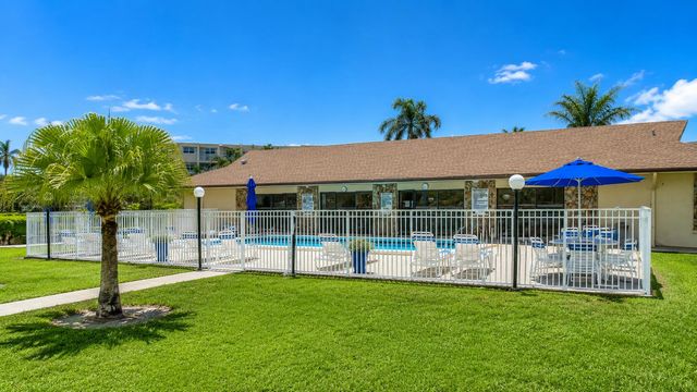 1025 SE 4th Avenue 101, Dania Beach, FL 33004