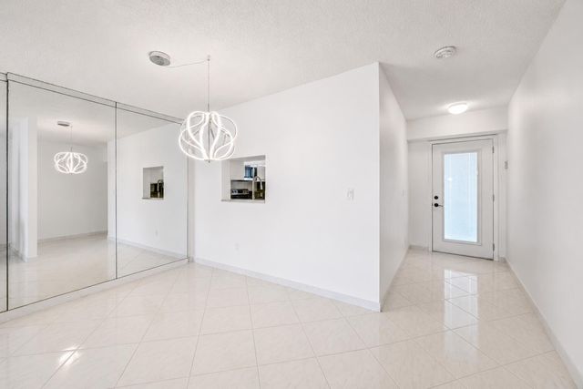 1025 SE 4th Avenue 101, Dania Beach, FL 33004