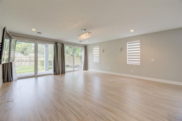 619 SW 17th St 619, Fort Lauderdale, FL 33315