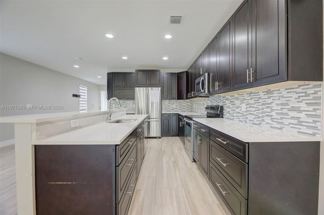 619 SW 17th St 619, Fort Lauderdale, FL 33315