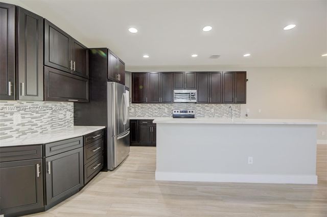 619 SW 17th St 619, Fort Lauderdale, FL 33315