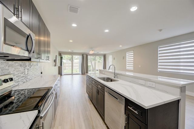 619 SW 17th St 619, Fort Lauderdale, FL 33315