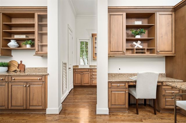 107 Wynden Trace Lane, Houston, TX 77056