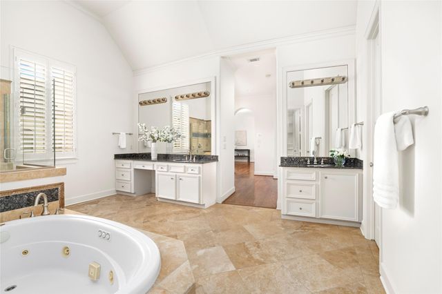 107 Wynden Trace Lane, Houston, TX 77056