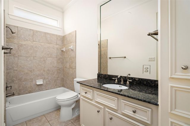 107 Wynden Trace Lane, Houston, TX 77056