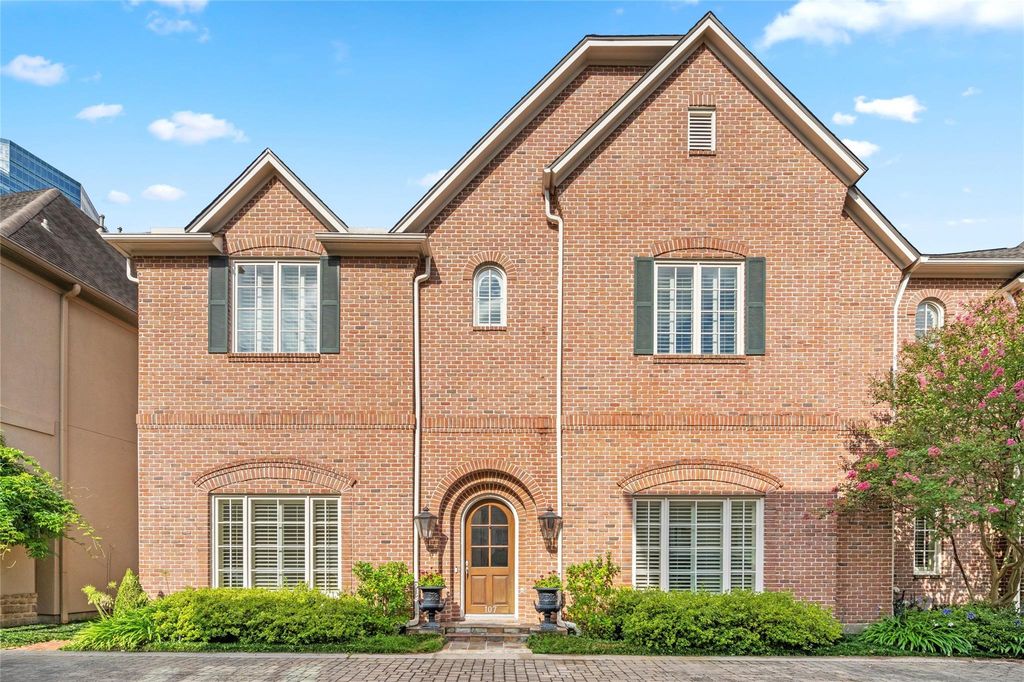 107 Wynden Trace Lane, Houston, TX 77056